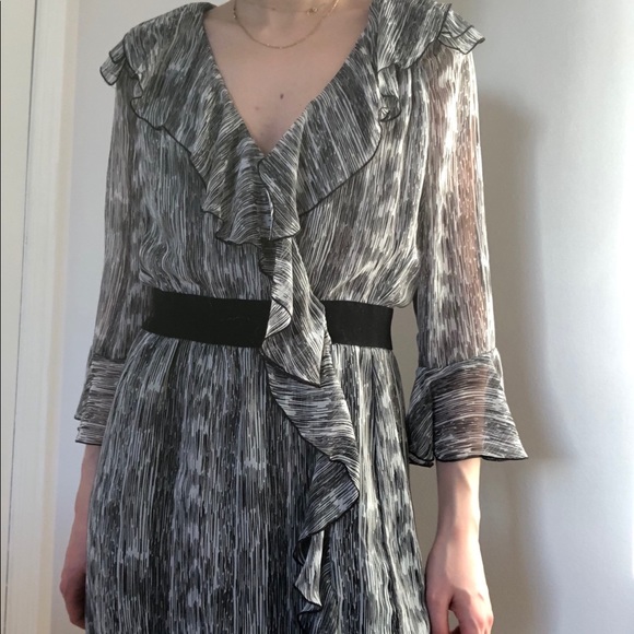 Mid-length Black and white dress - Picture 2 of 9